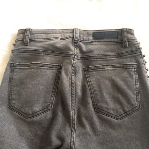 ZARA High-Rise Slim Fit Jeans - Edgy & Stylish! - Picture 8 of 16
